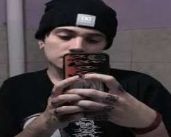 Candia is a tattoo lover and has various tattoo on his fingers.